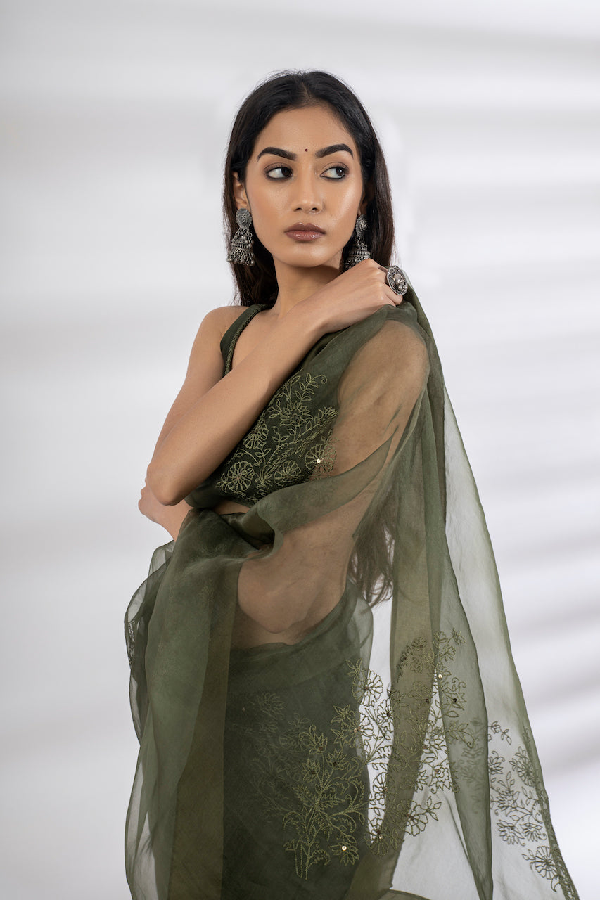 Green Chanderi Embroidered Saree With Blouse